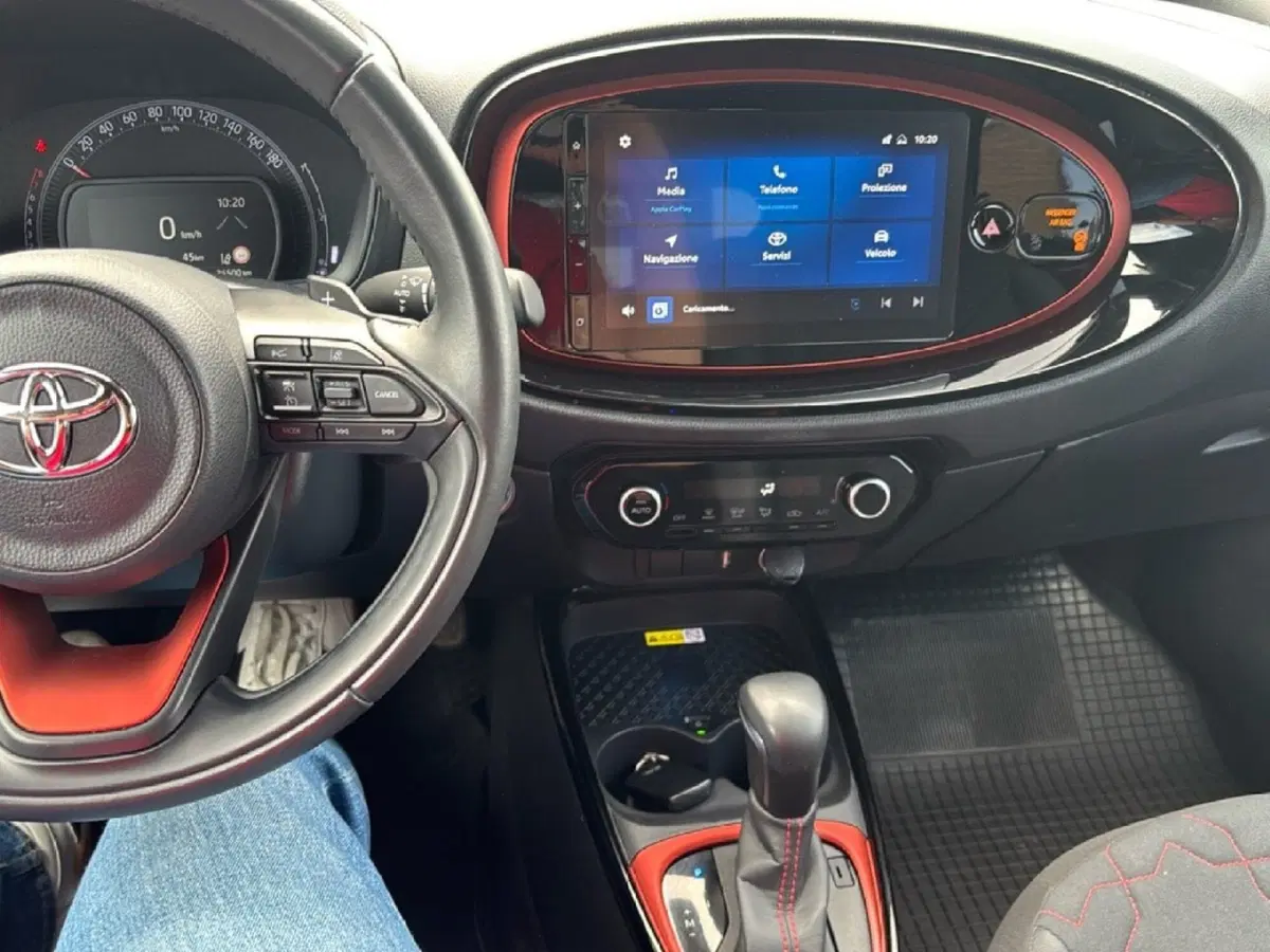 Toyota Aygo X usata a Massa-Carrara (13)