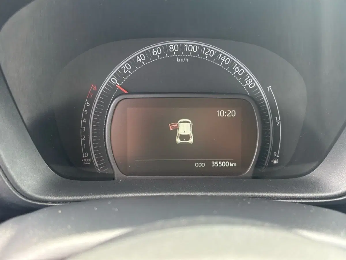 Toyota Aygo X usata a Massa-Carrara (14)