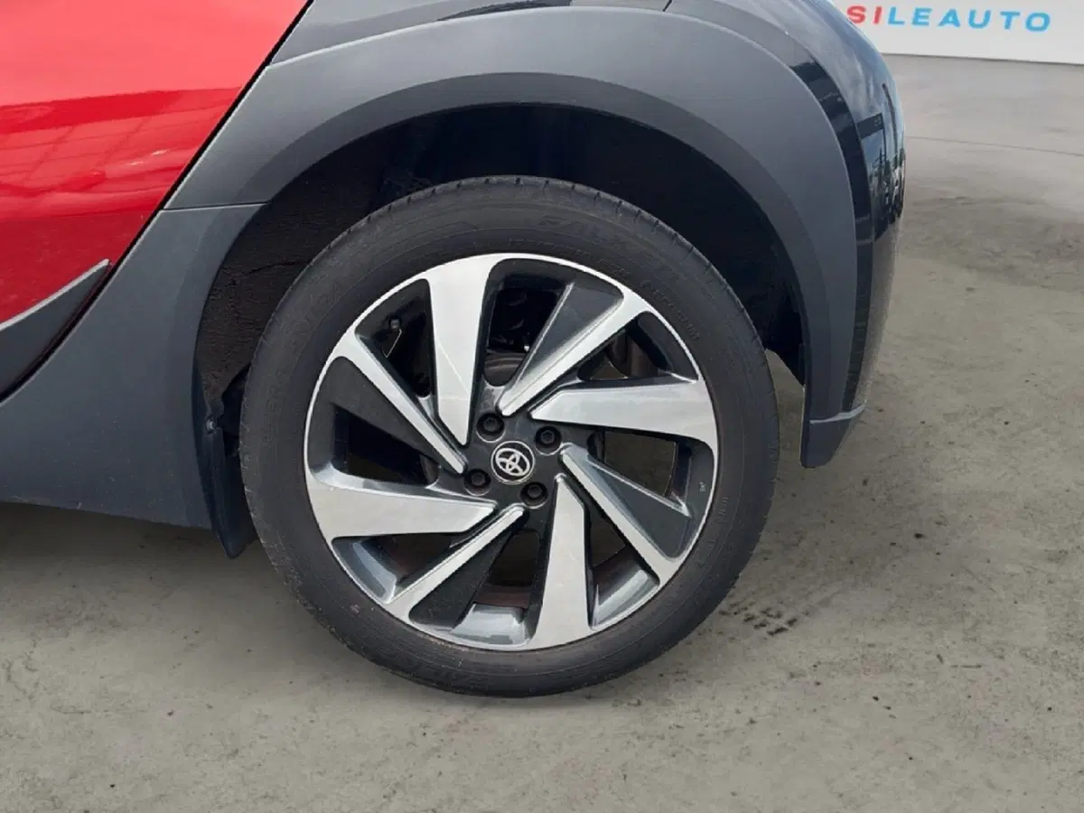 Toyota Aygo X usata a Massa-Carrara (9)
