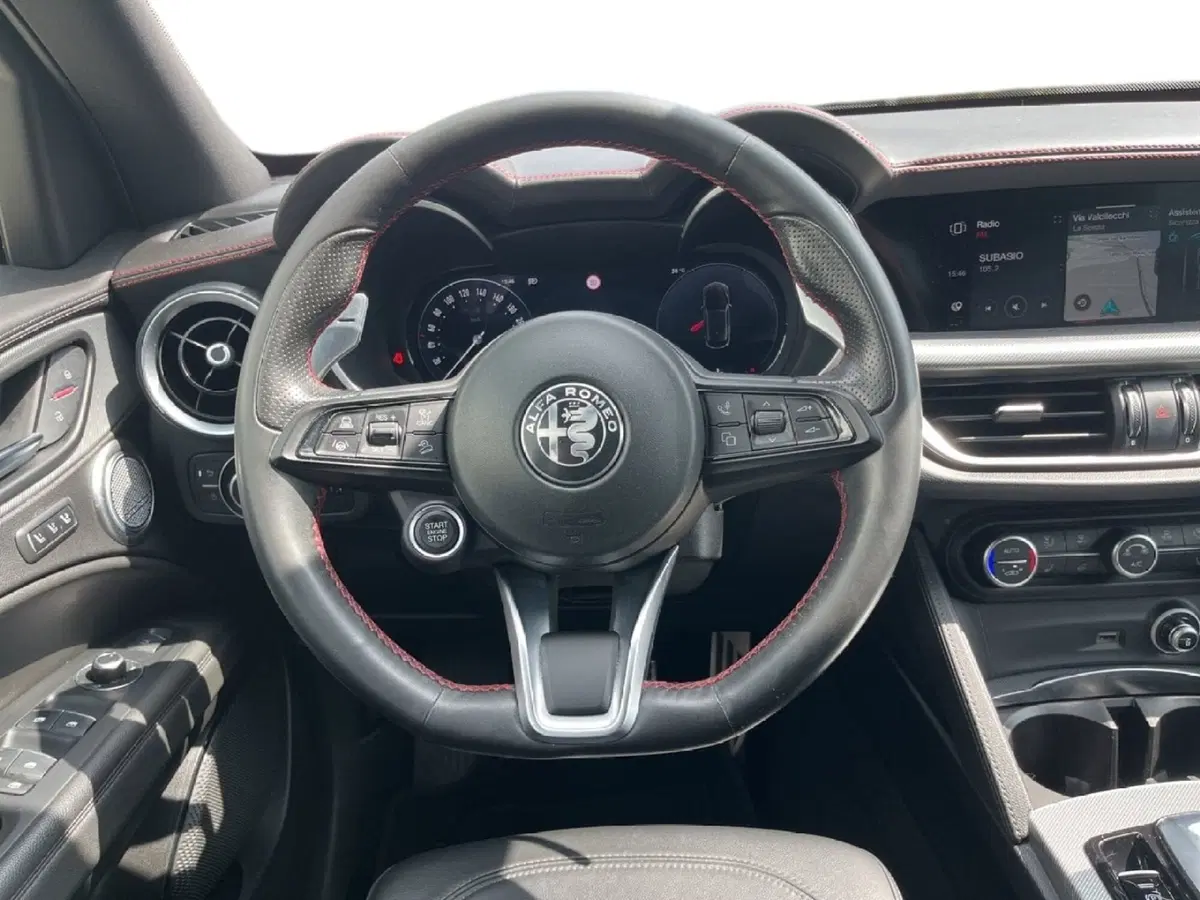 Alfa Romeo Stelvio usata a Massa-Carrara (14)