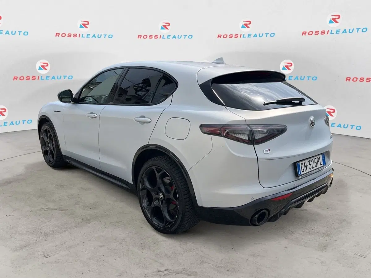 Alfa Romeo Stelvio usata a Massa-Carrara (3)