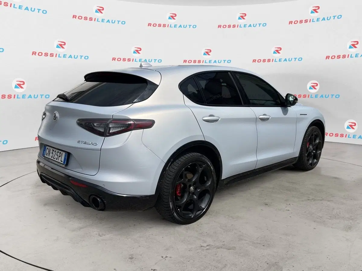 Alfa Romeo Stelvio usata a Massa-Carrara (5)