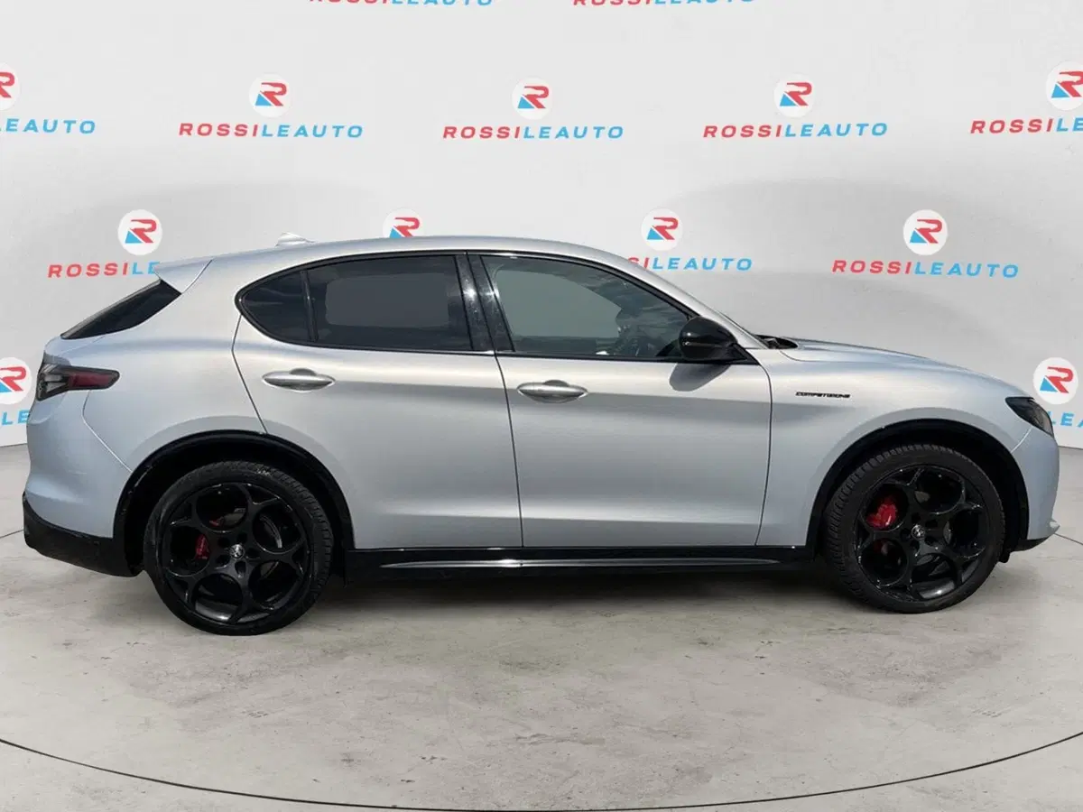 Alfa Romeo Stelvio usata a Massa-Carrara (6)