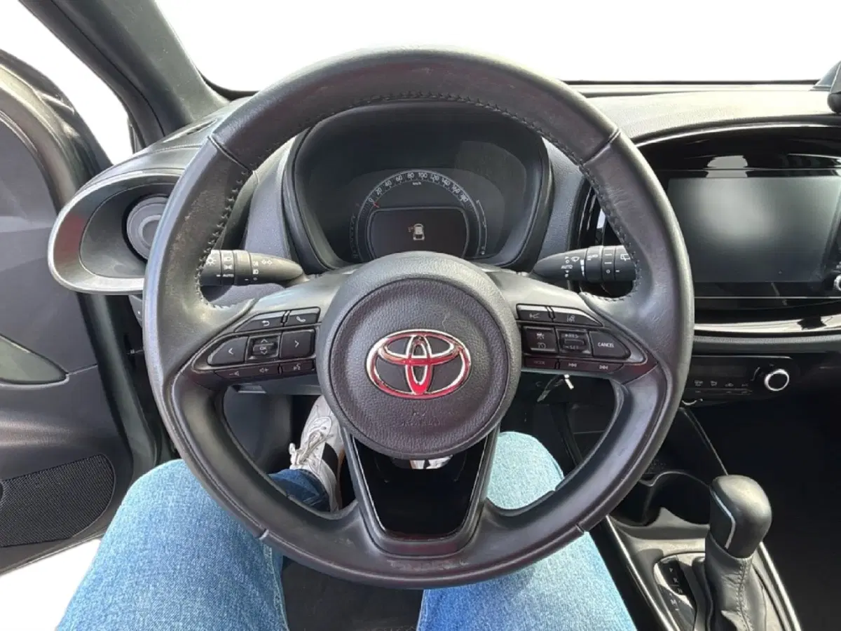 Toyota Aygo X usata a Massa-Carrara (13)
