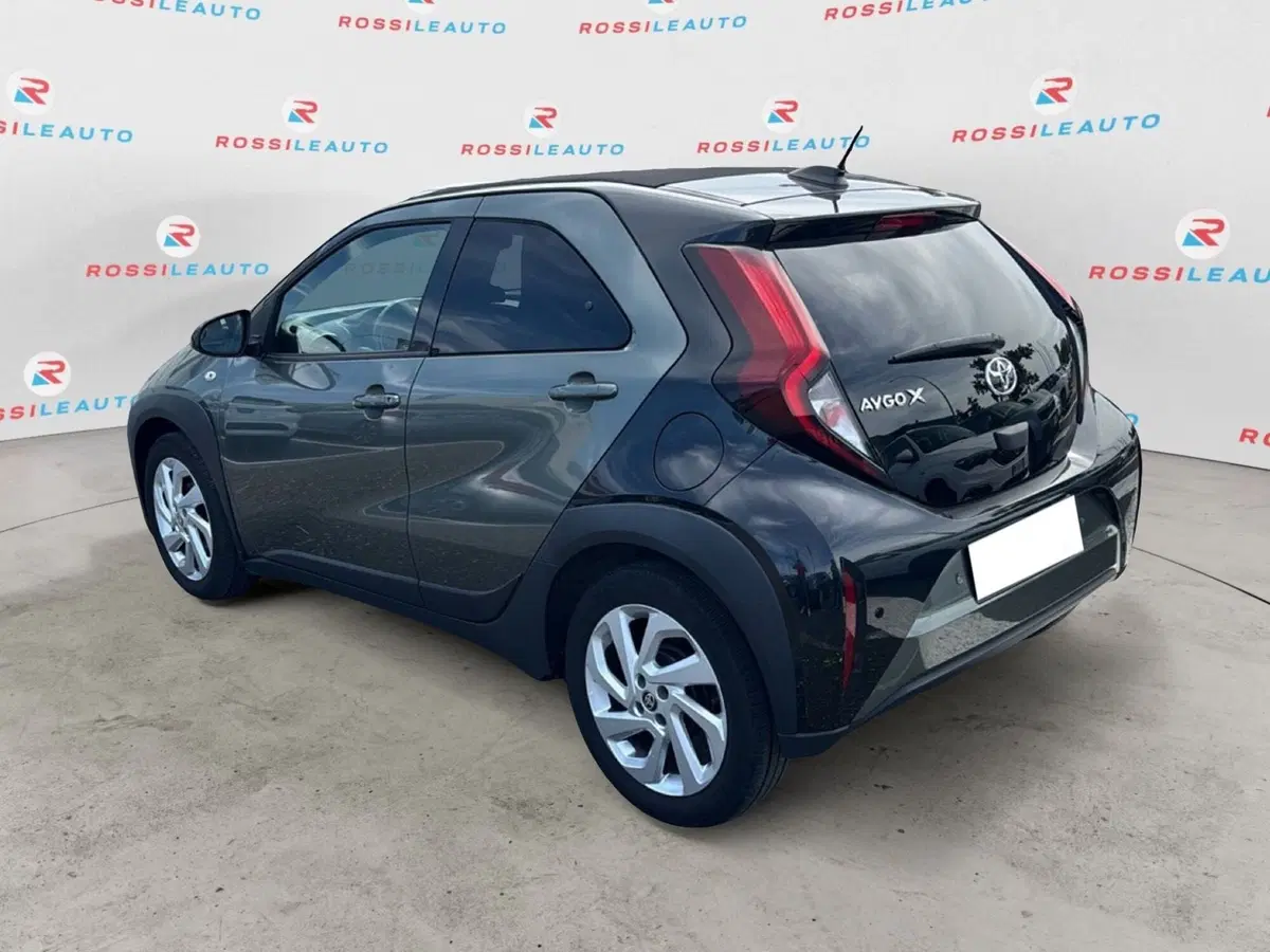 Toyota Aygo X usata a Massa-Carrara (7)