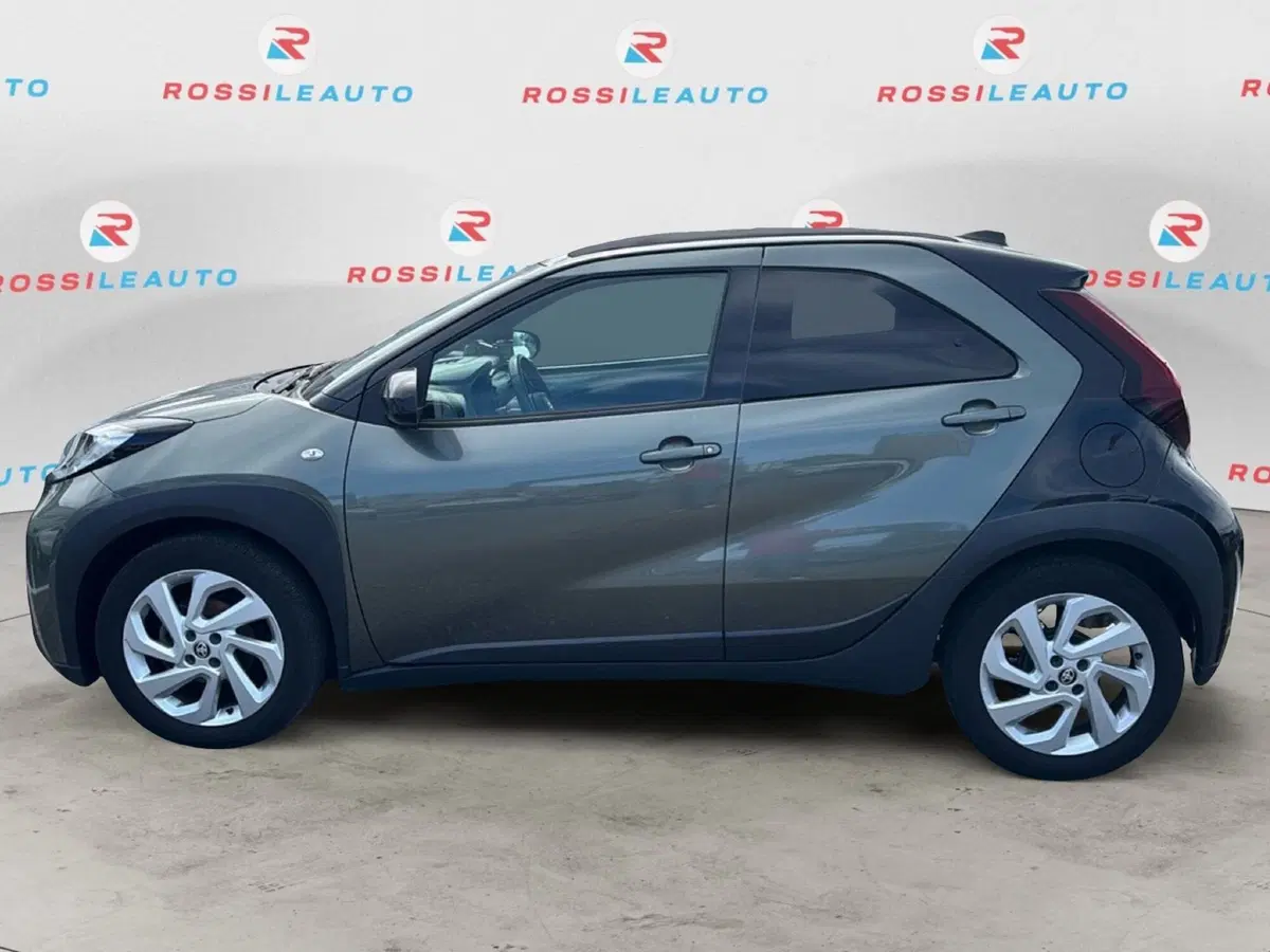 Toyota Aygo X usata a Massa-Carrara (8)