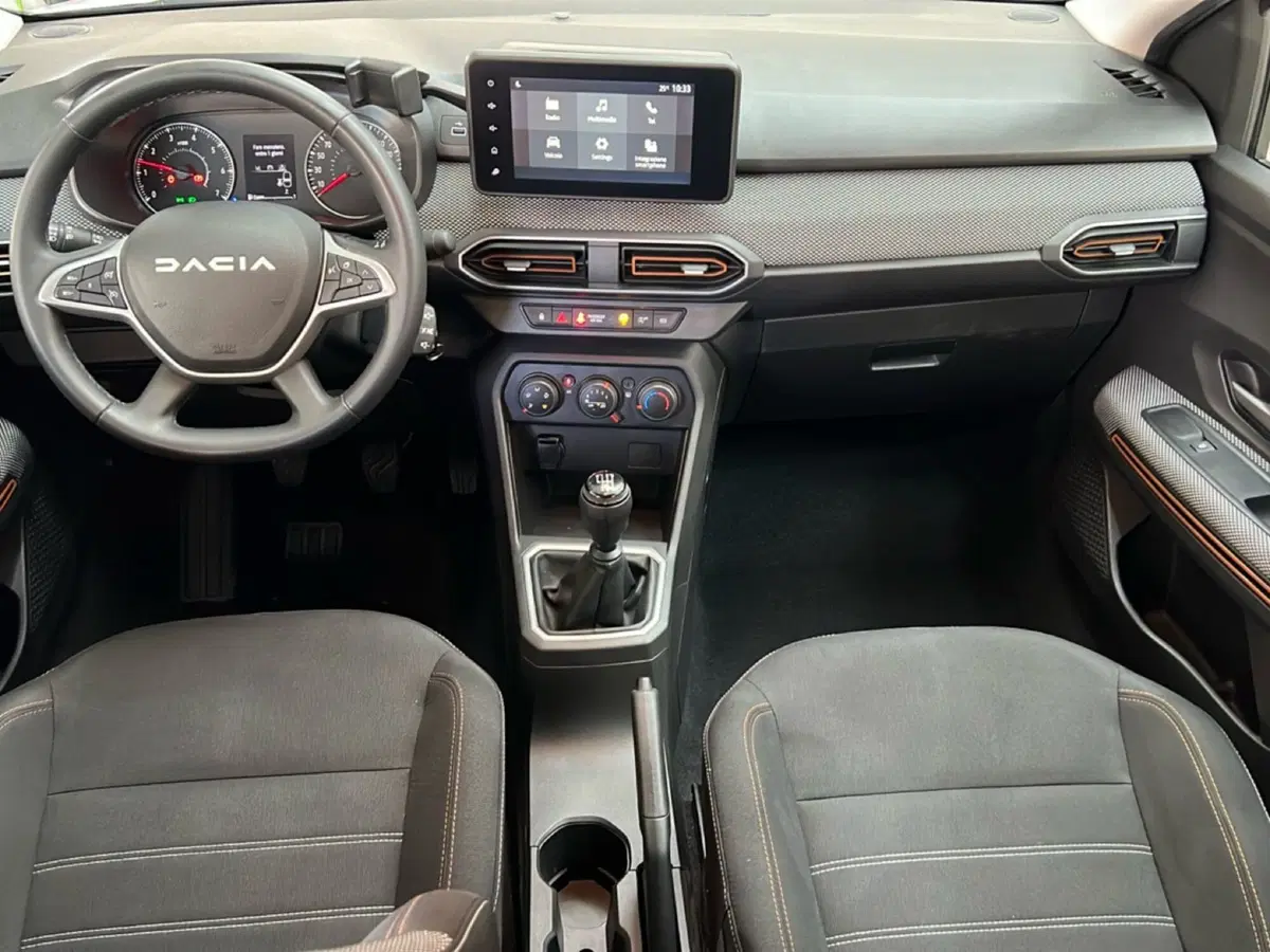 Dacia Sandero usata a Roma (11)