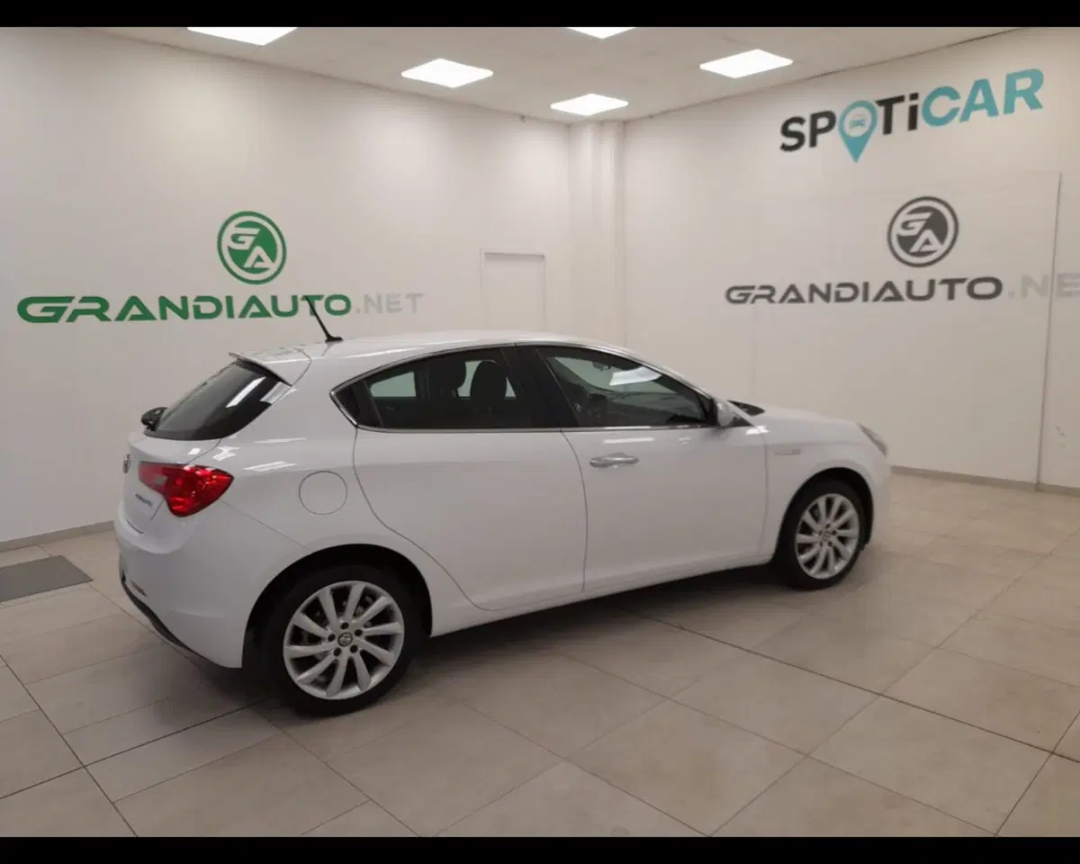 Alfa Romeo Giulietta usata a Alessandria (5)