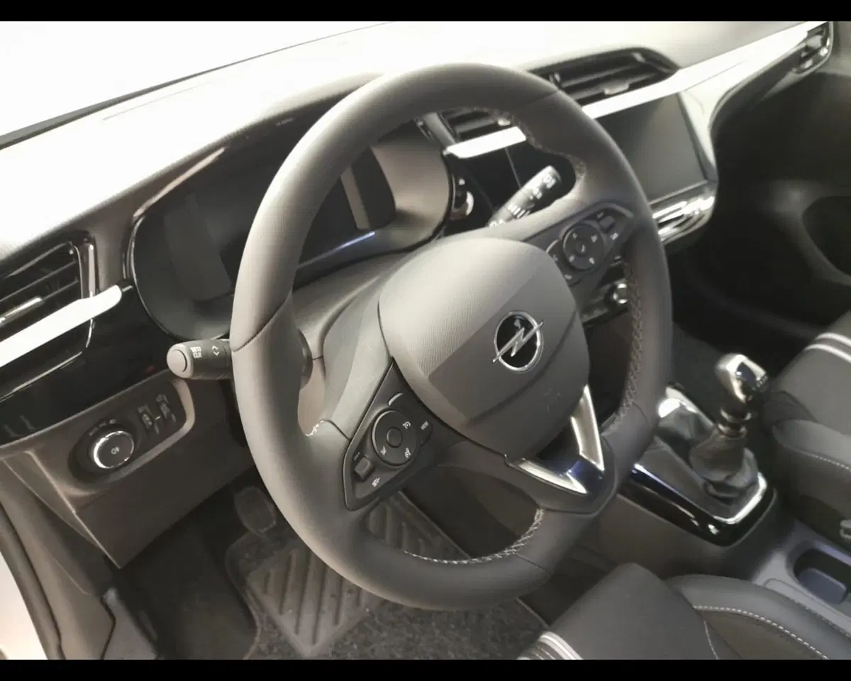 Opel Corsa nuova a Alessandria (10)