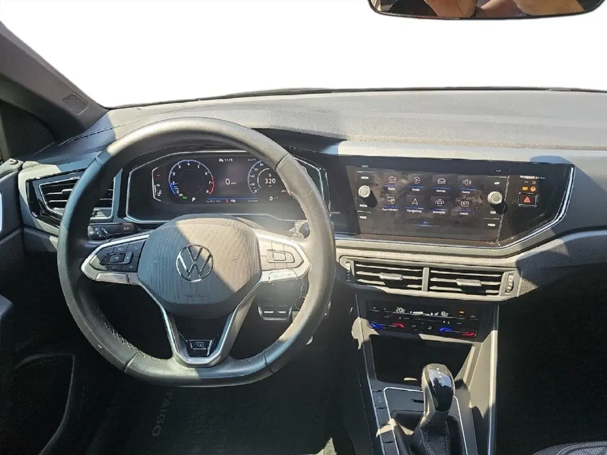 Volkswagen Taigo usata a Lecco (9)