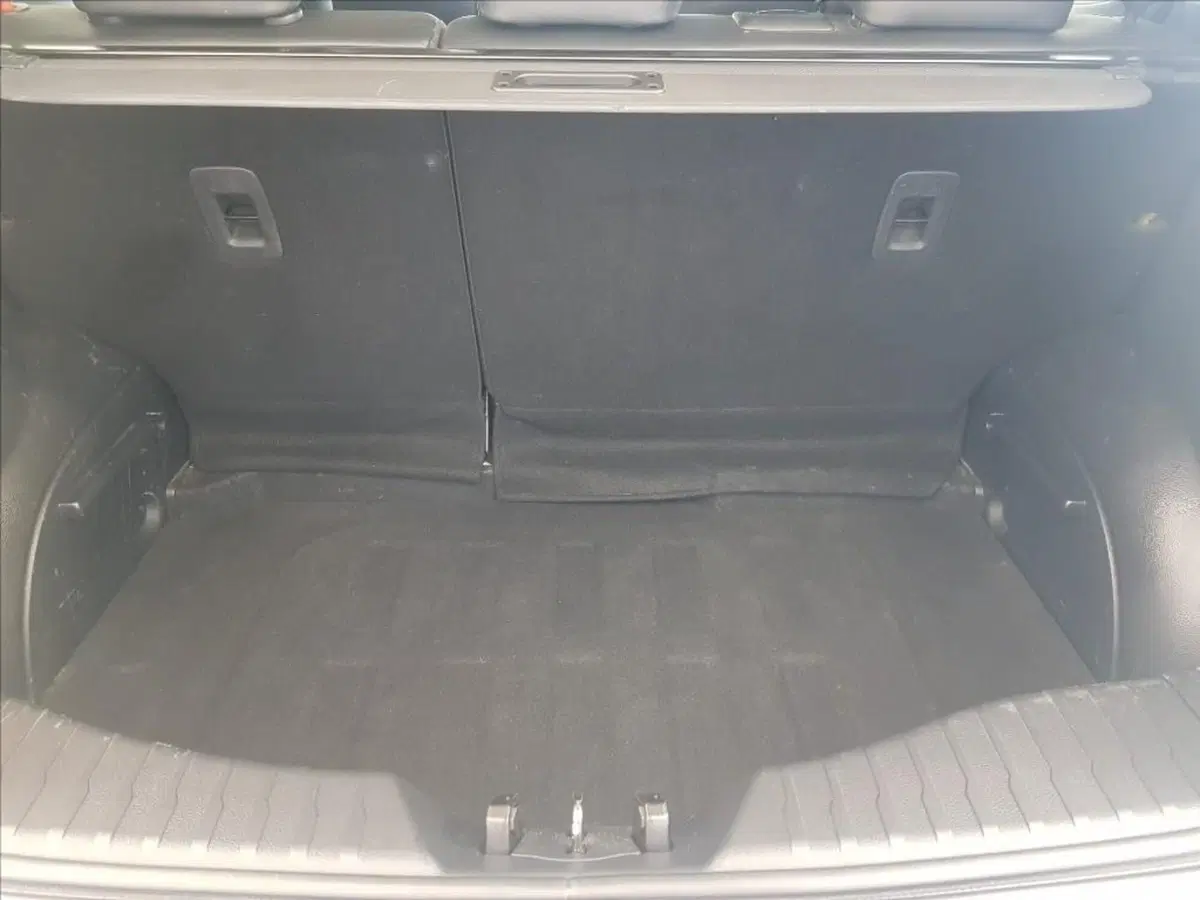 Ssangyong Tivoli usata a Lucca (12)