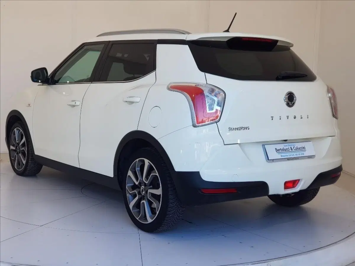 Ssangyong Tivoli usata a Lucca (4)