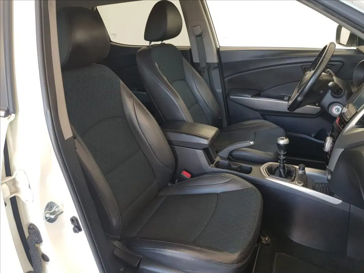 Ssangyong Tivoli usata a Lucca (8)