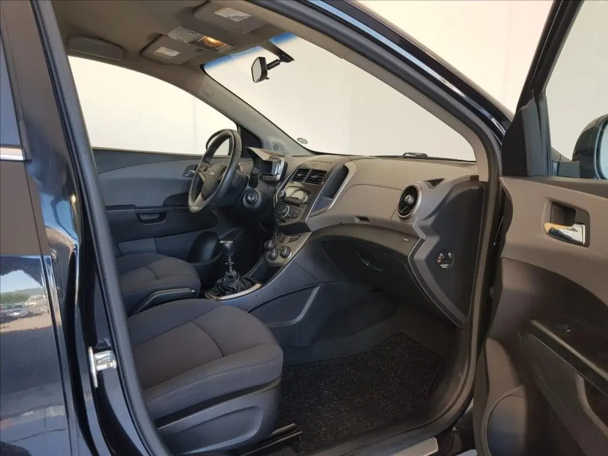 Chevrolet Aveo usata a Lucca (9)