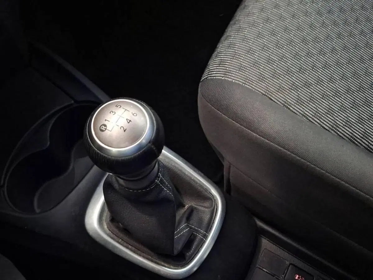 Toyota Auris usata a Torino (10)