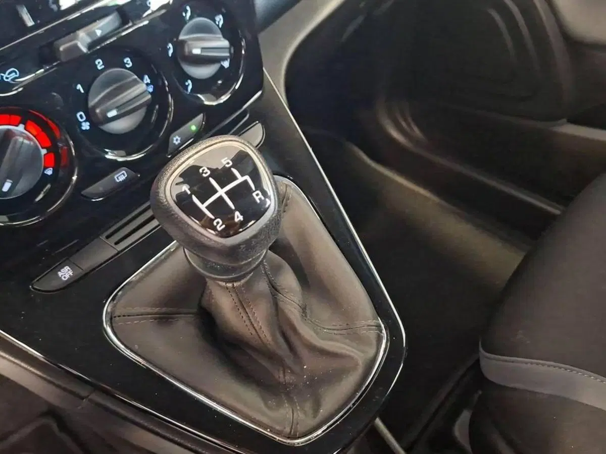 Lancia Ypsilon usata a Torino (10)