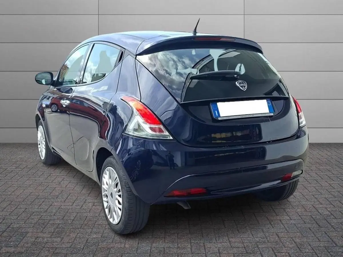 Lancia Ypsilon usata a Torino (2)