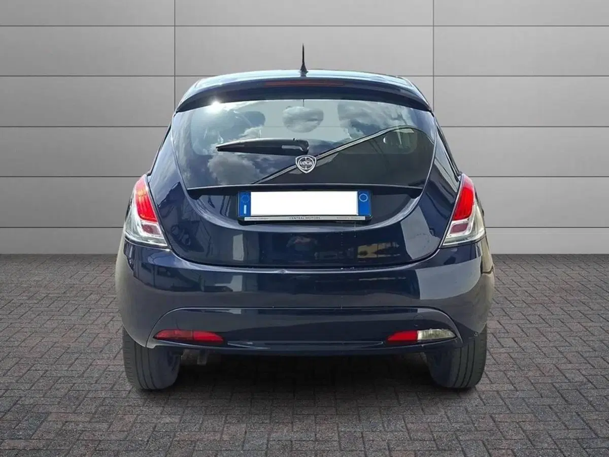 Lancia Ypsilon usata a Torino (4)