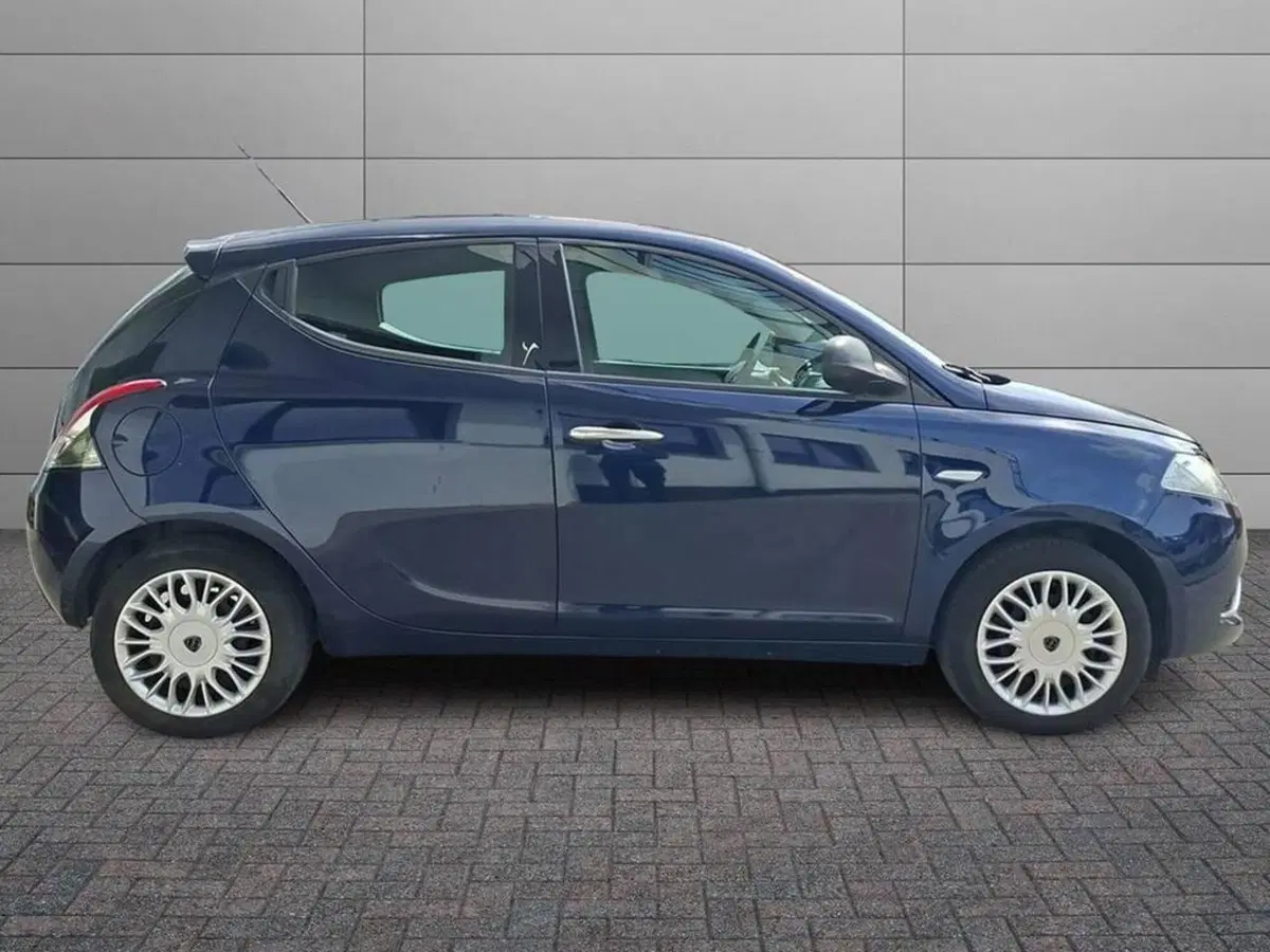 Lancia Ypsilon usata a Torino (5)