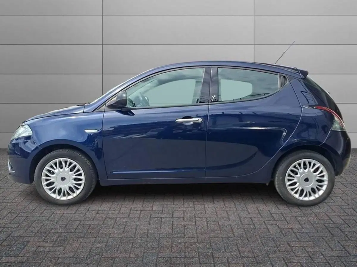 Lancia Ypsilon usata a Torino (6)