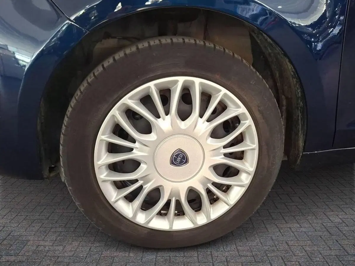 Lancia Ypsilon usata a Torino (7)