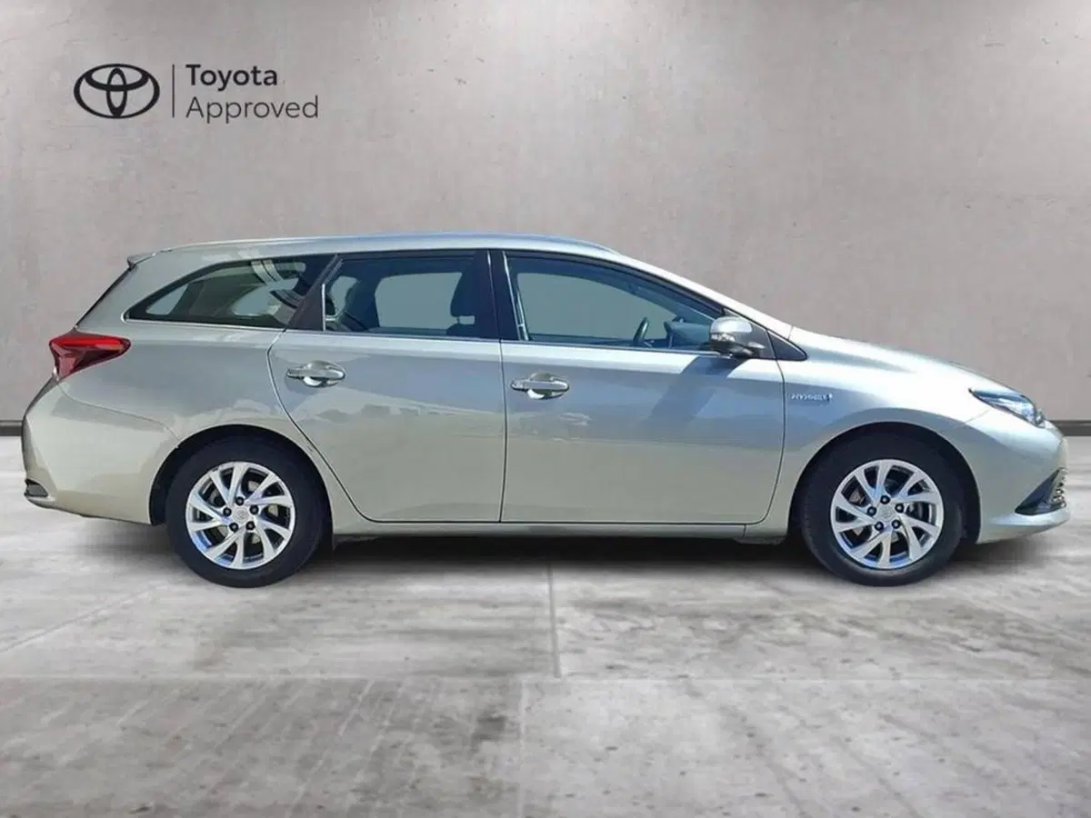 Toyota Corolla Touring Sports usata a Torino (6)