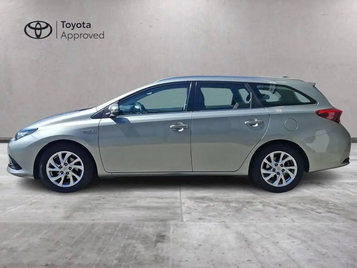Toyota Corolla Touring Sports usata a Torino (7)