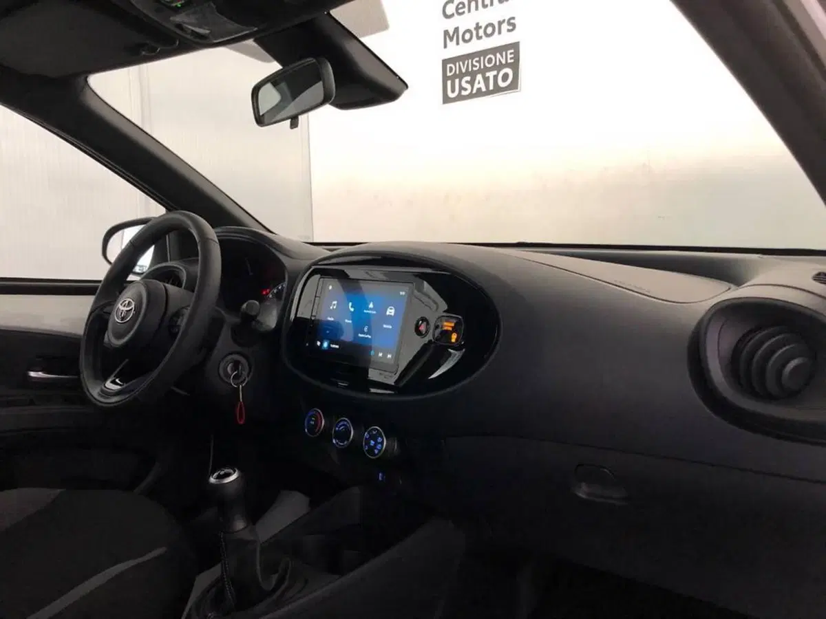 Toyota Aygo X usata a Torino (11)