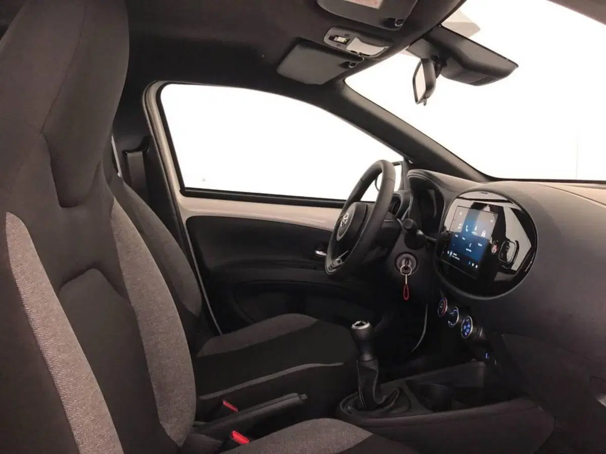 Toyota Aygo X usata a Torino (12)