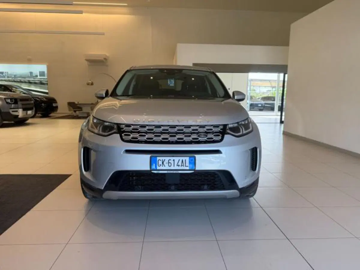 Land Rover Discovery Sport usata a Lucca (2)