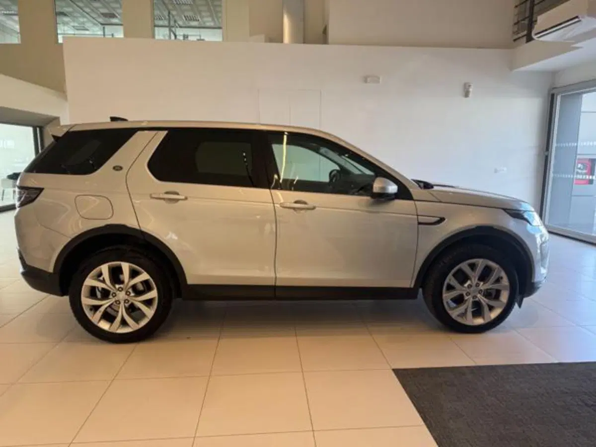 Land Rover Discovery Sport usata a Lucca (6)