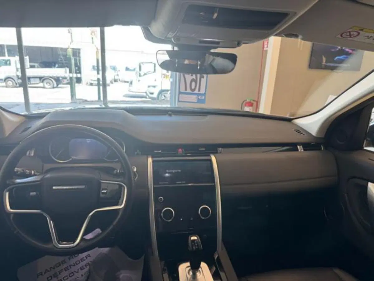 Land Rover Discovery Sport usata a Lucca (8)