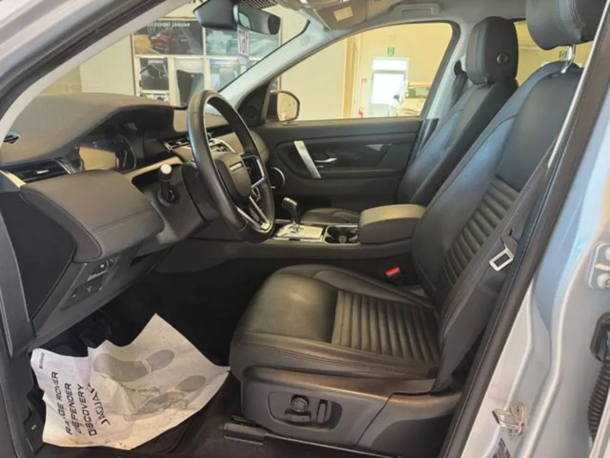 Land Rover Discovery Sport usata a Lucca (9)