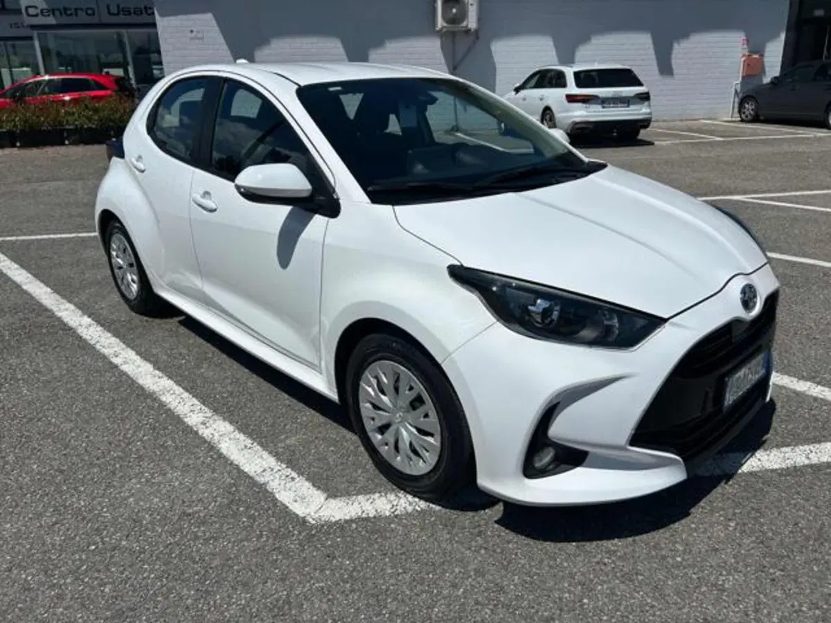 Toyota Yaris usata a Lucca (2)