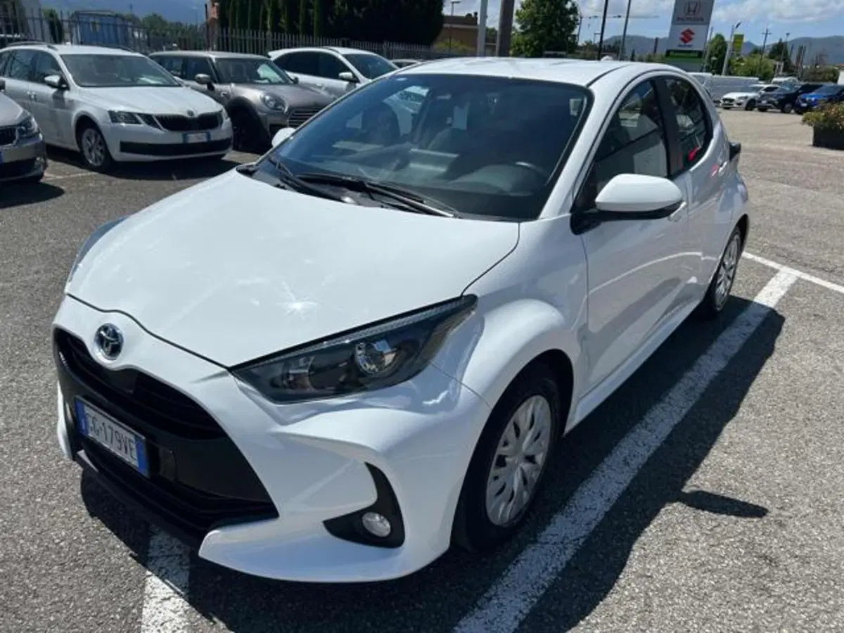 Toyota Yaris usata a Lucca (3)