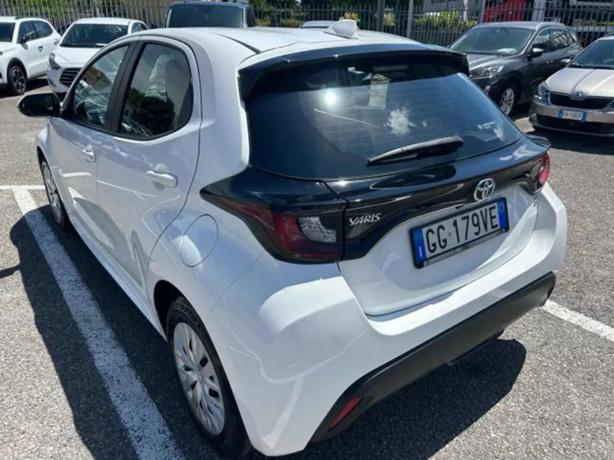 Toyota Yaris usata a Lucca (6)