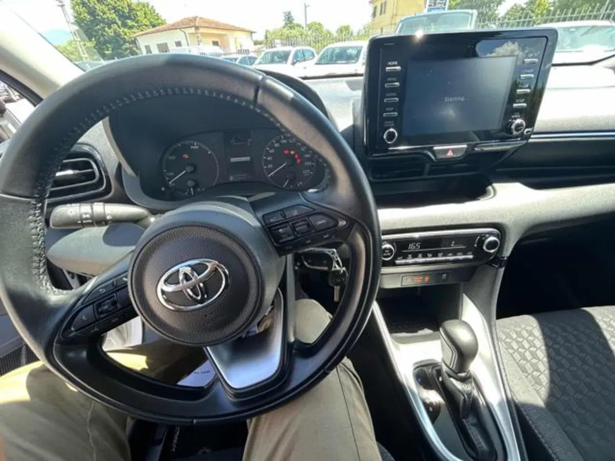 Toyota Yaris usata a Lucca (9)