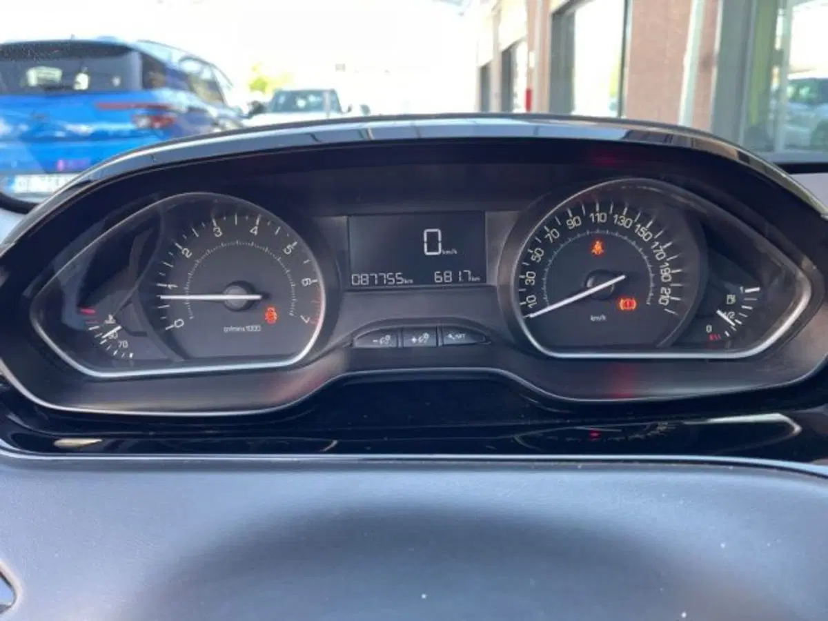 Peugeot 208 usata a Ancona (12)