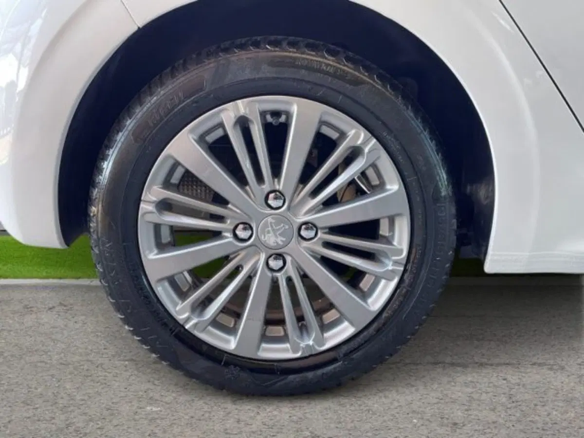 Peugeot 208 usata a Ancona (8)