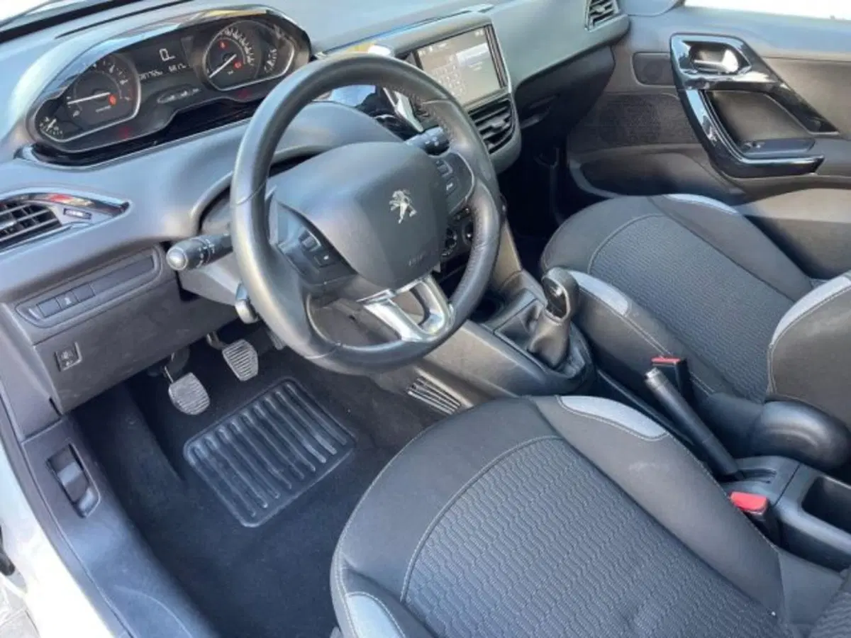 Peugeot 208 usata a Ancona (9)