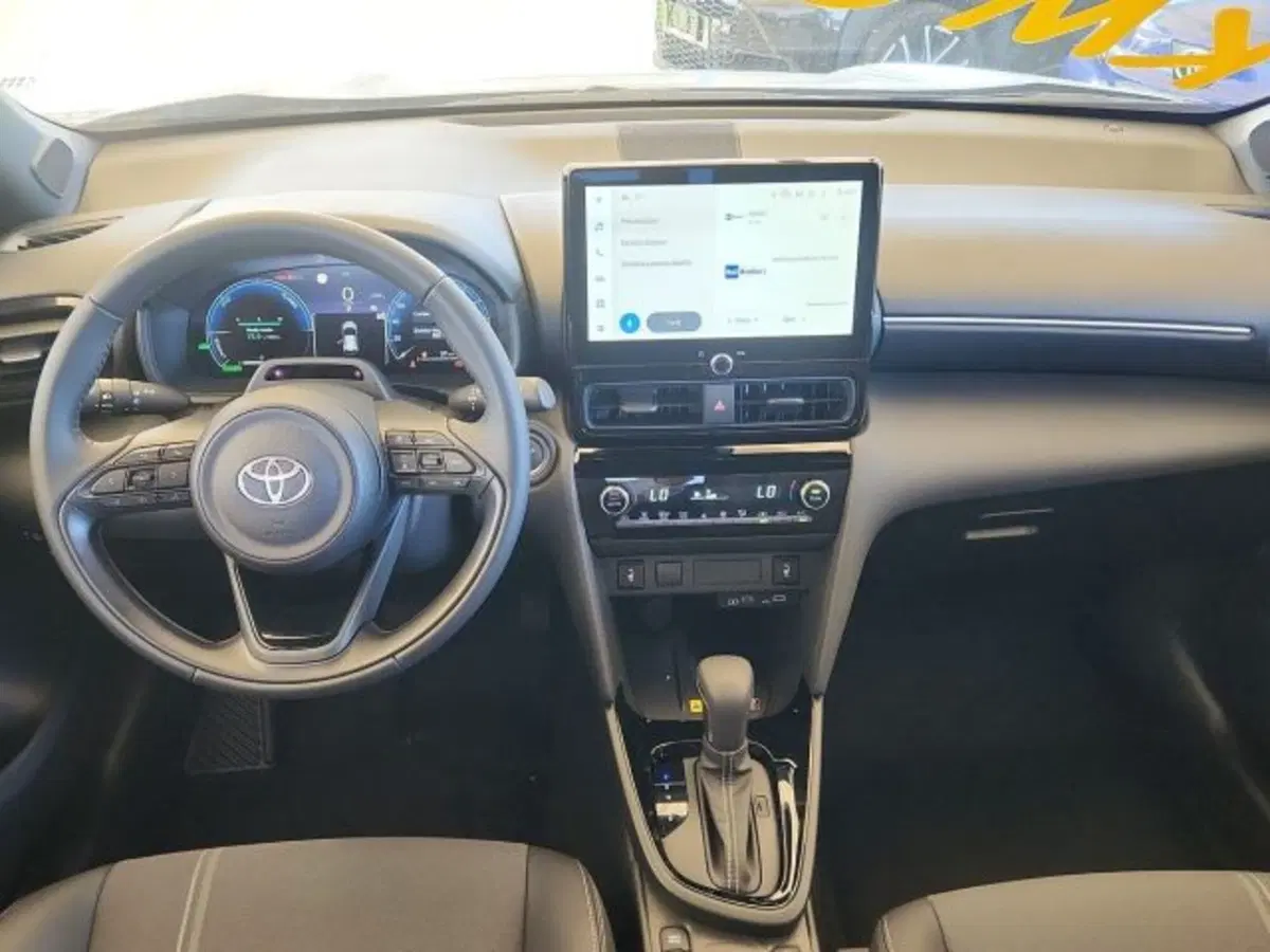 Toyota Yaris Cross nuova a Roma (10)