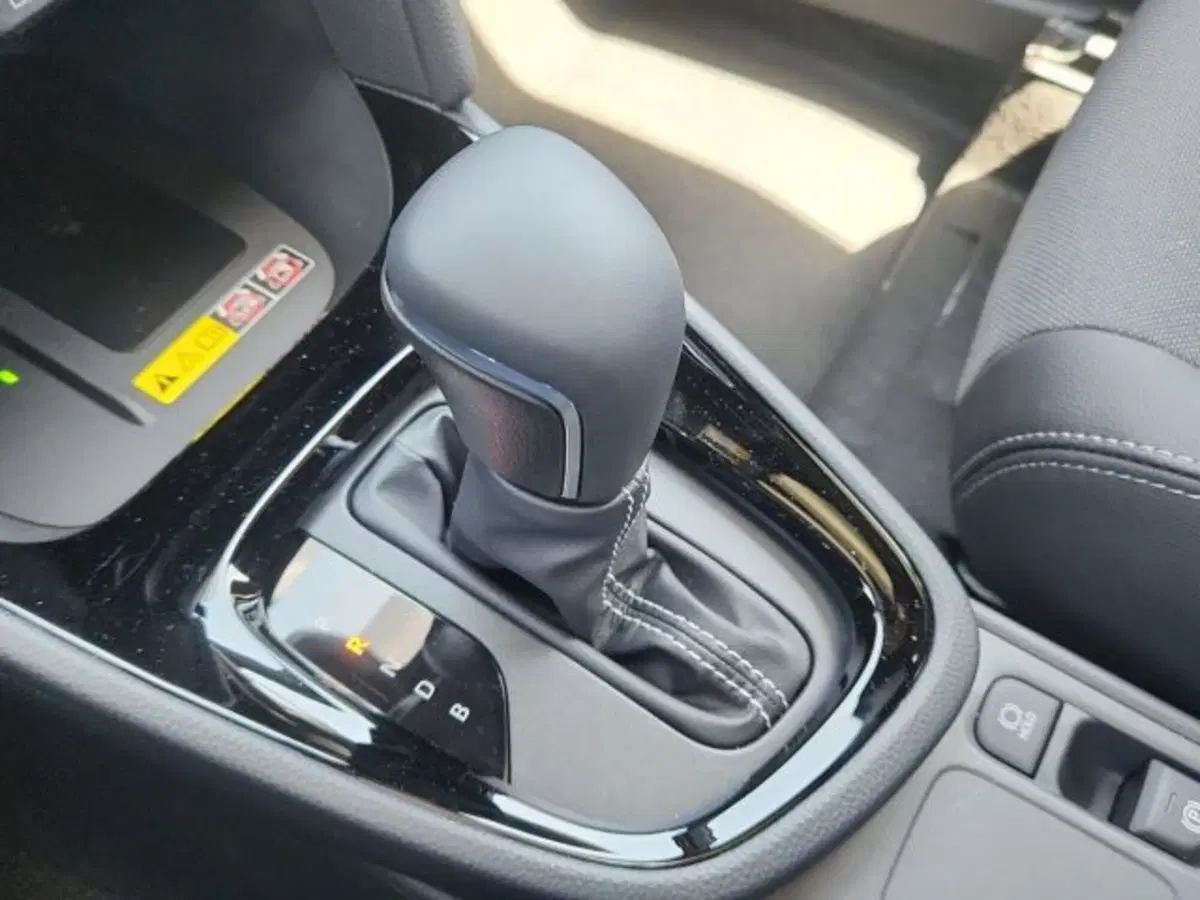 Toyota Yaris Cross nuova a Roma (16)