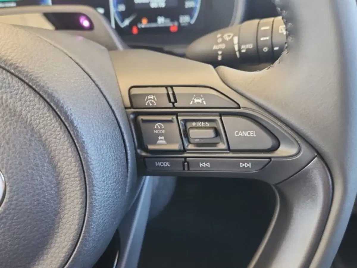 Toyota Yaris Cross nuova a Roma (17)