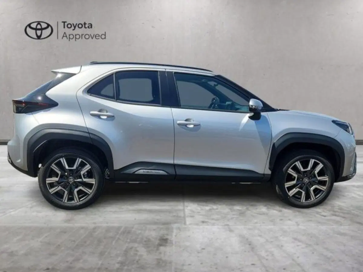 Toyota Yaris Cross nuova a Roma (4)