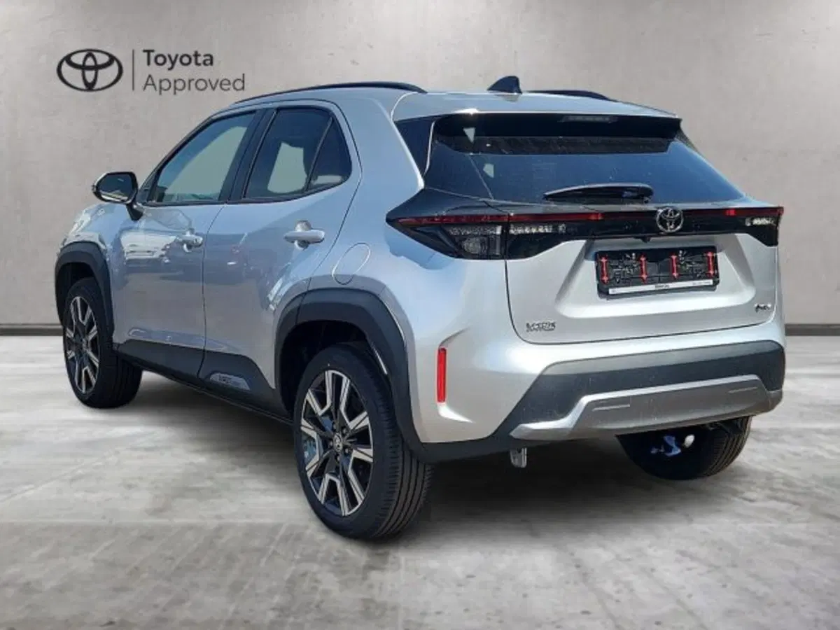Toyota Yaris Cross nuova a Roma (5)