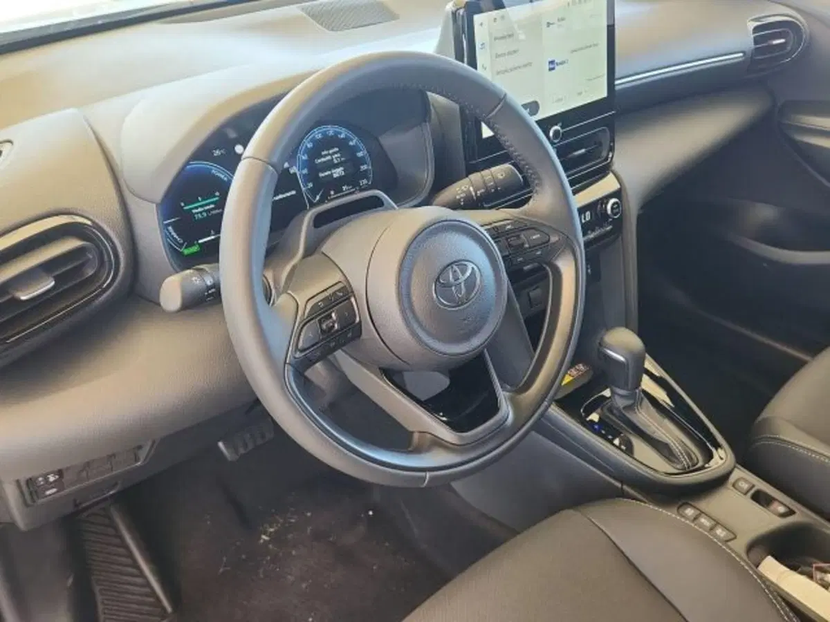 Toyota Yaris Cross nuova a Roma (7)