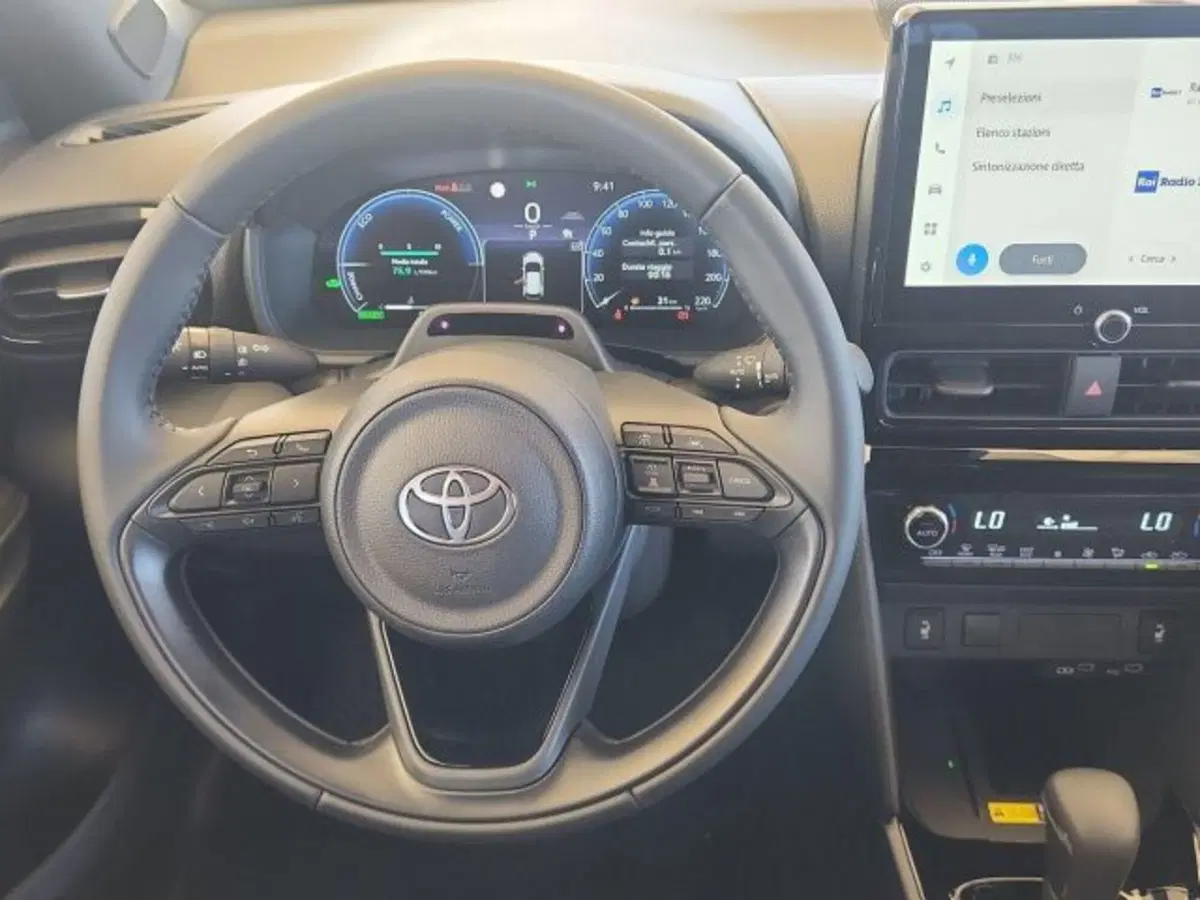 Toyota Yaris Cross nuova a Roma (8)