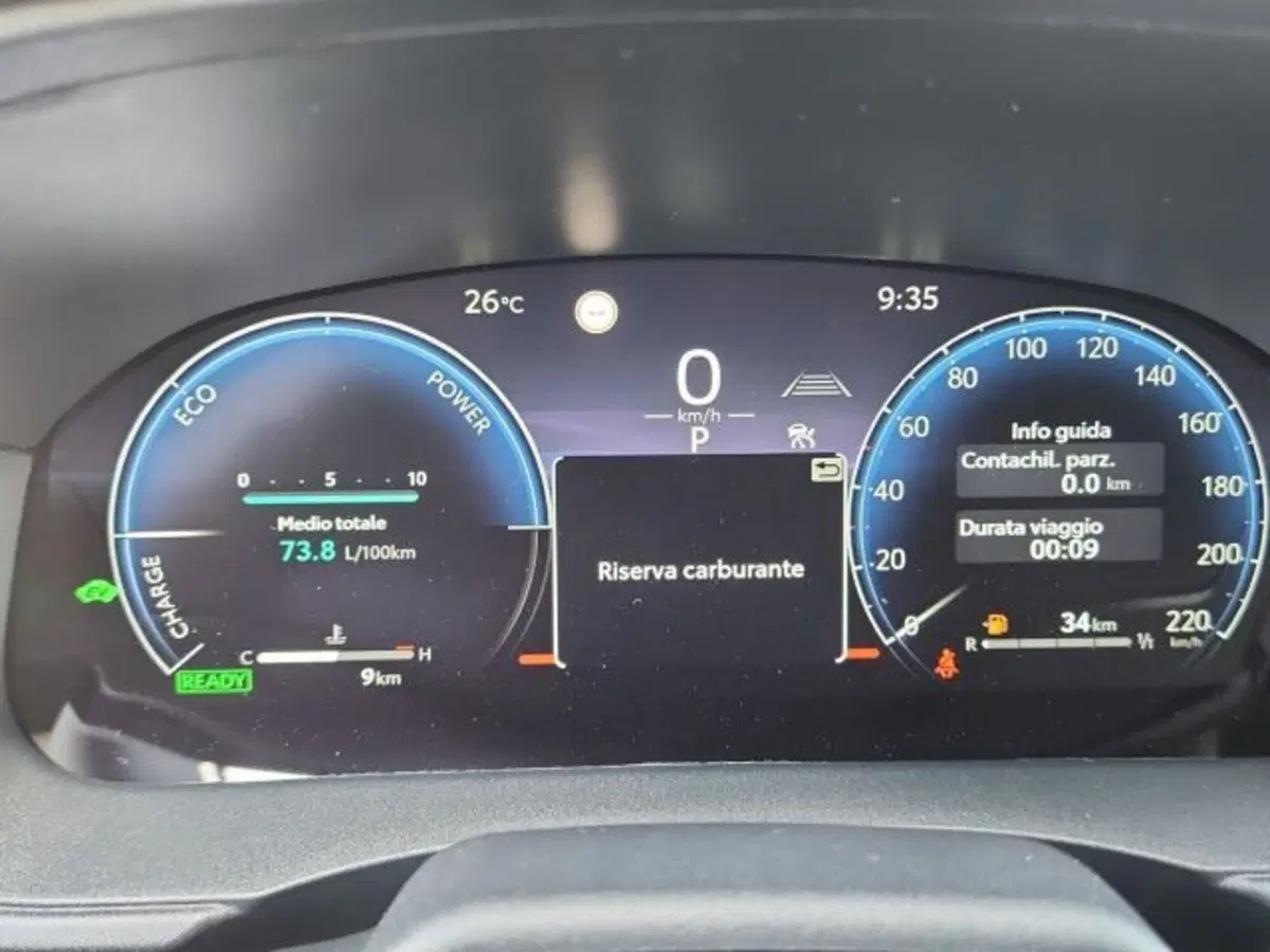 Toyota Yaris Cross nuova a Roma (9)