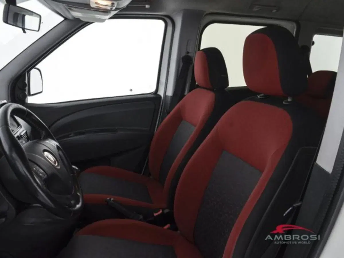 Fiat Doblò usata a Perugia (9)