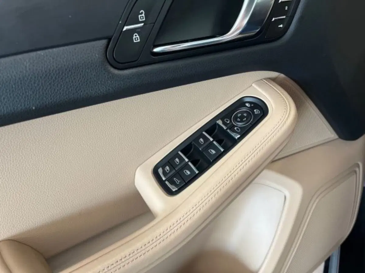 Porsche Macan usata a Bologna (18)